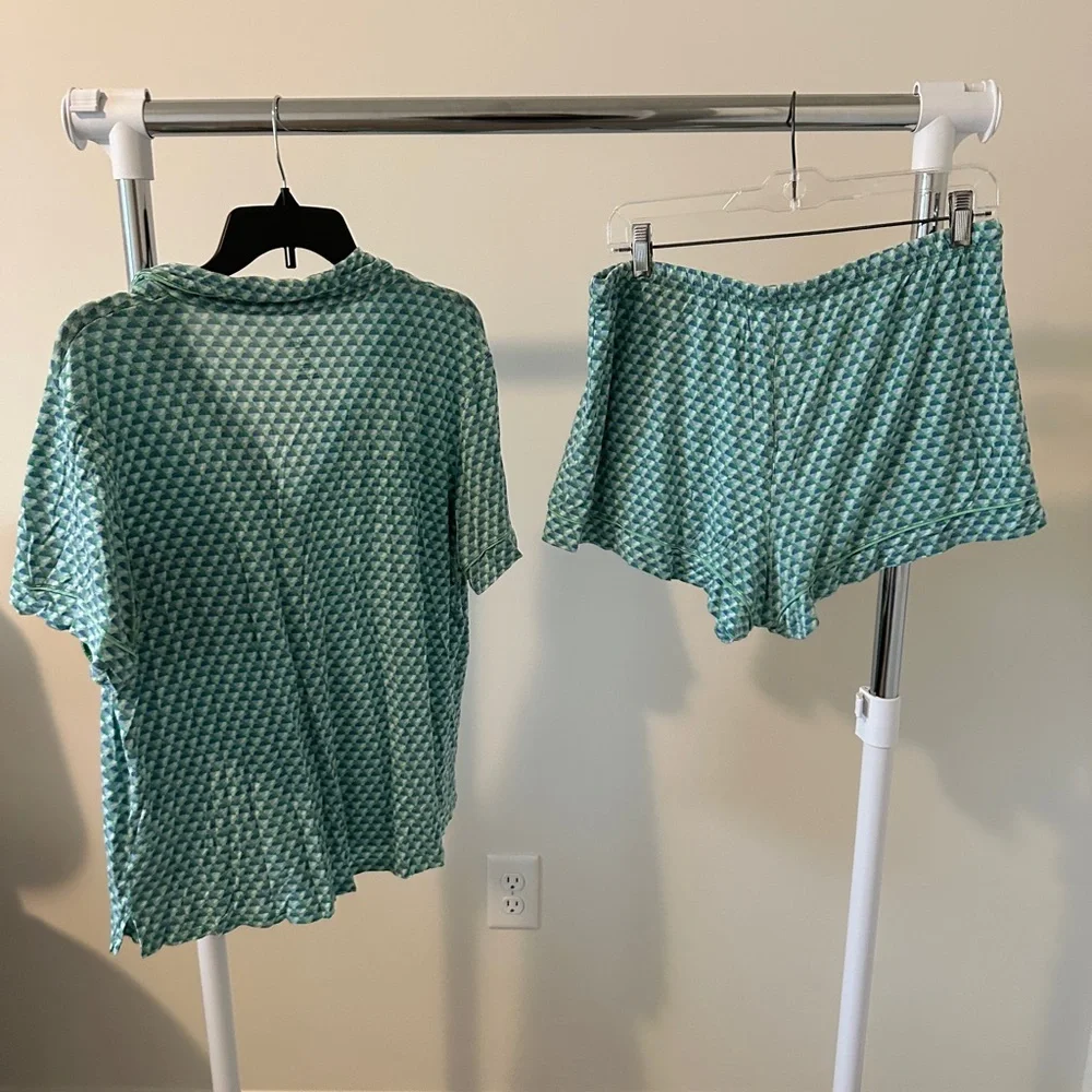 Super Soft & Comfy Women's Pajama Set - Picture 4 of 4